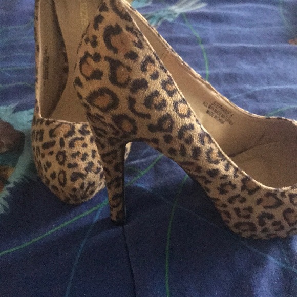 Leopard print heels - Picture 3 of 4